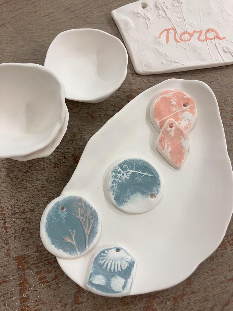 Assiettes en poterie